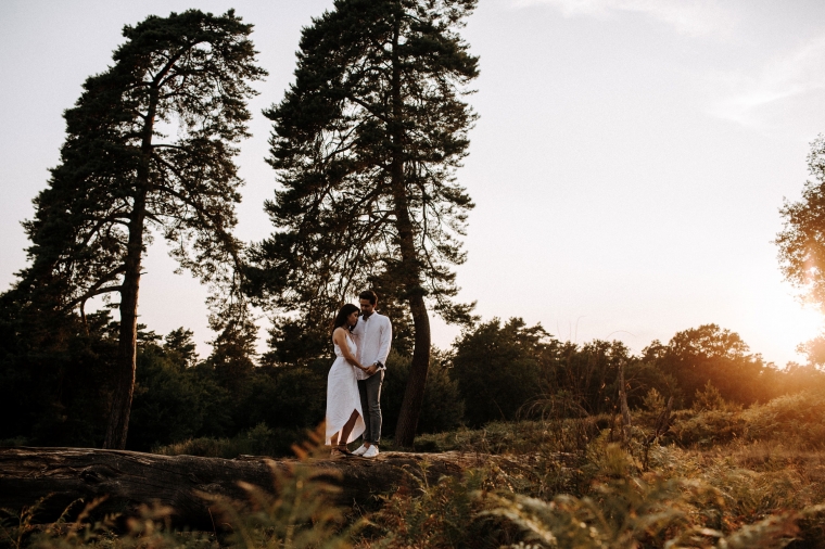 Verlobungsshooting in der Natur