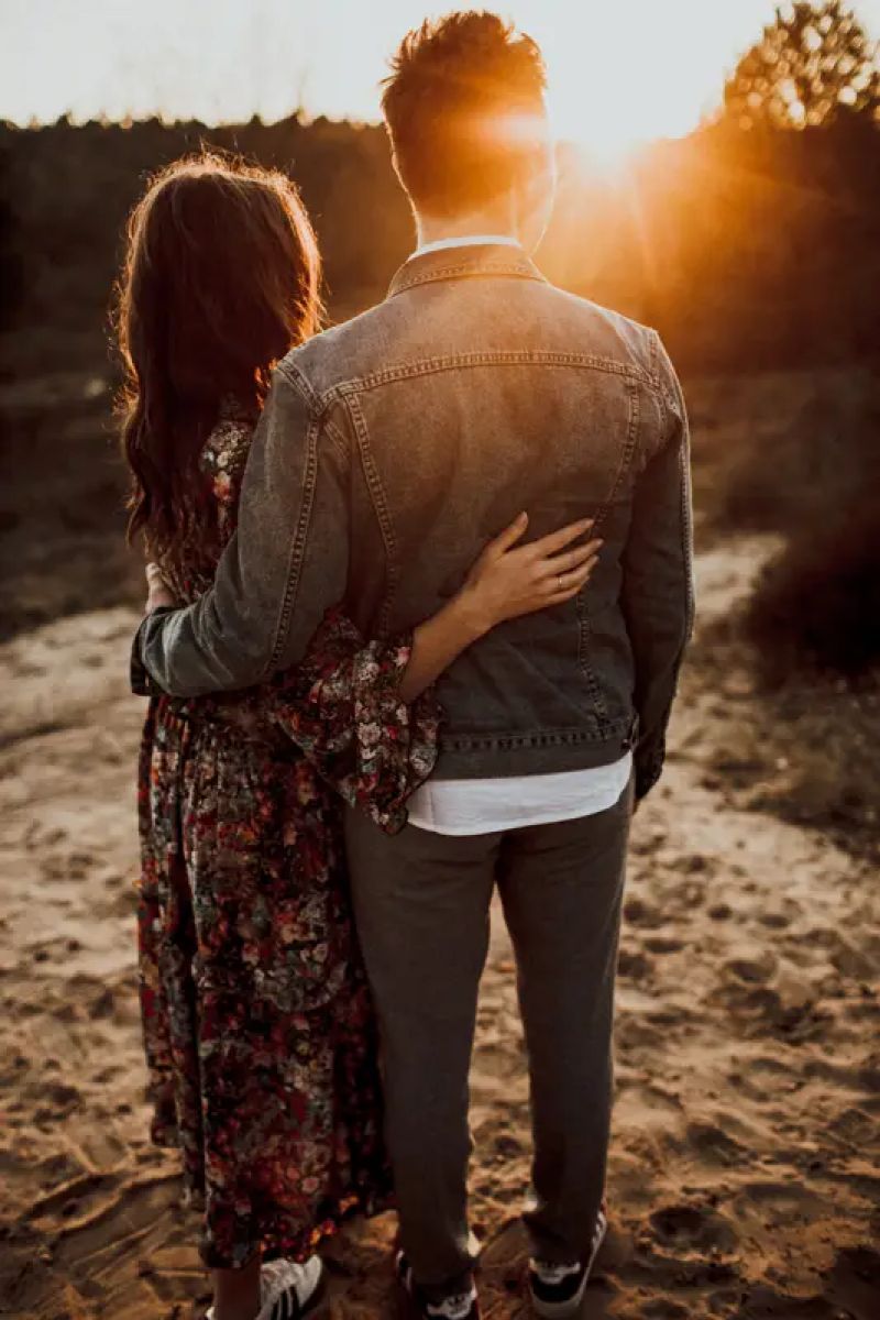 Der perfekte Ort für ein Abenteuer Photoshooting. Esra und Benny haben die letzten Sonnenstrahlen genossen und sich energetisch aufgeladen. Mehr Chi geht nicht.